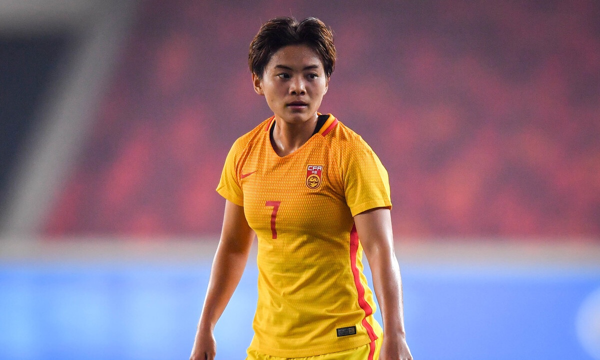 王霜感慨夺得女足亚冠冠军：四年前吹过的牛，终