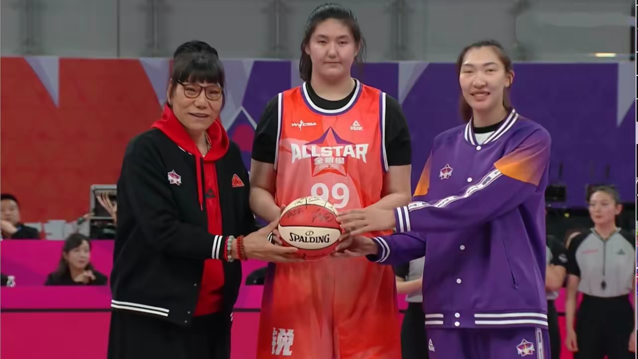 米兰体育-4届助攻王+2届抢断王!中国女篮26岁控卫蜕变:张子宇绝配