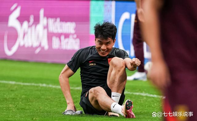 郑智挂帅东亚杯：从亚洲足球先生到国足临时主帅，将交