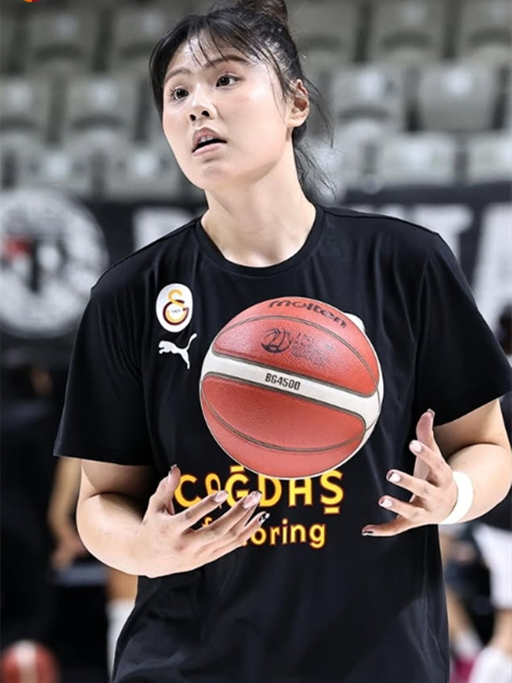 包含李月汝首发砍10分15板篮板创WNBA生涯新高的词条