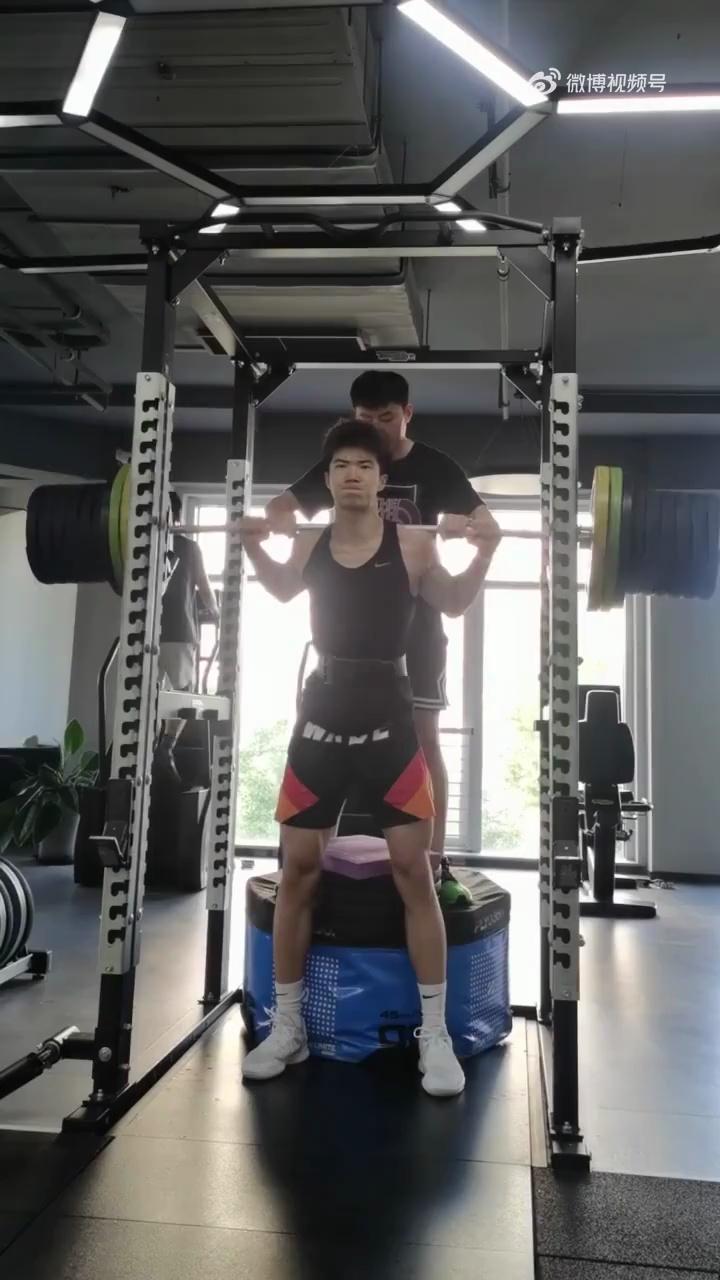 米兰体育-偰李永炜晒日常：休赛期球局原声分享，有亚历山大的影子吗？的简单介绍