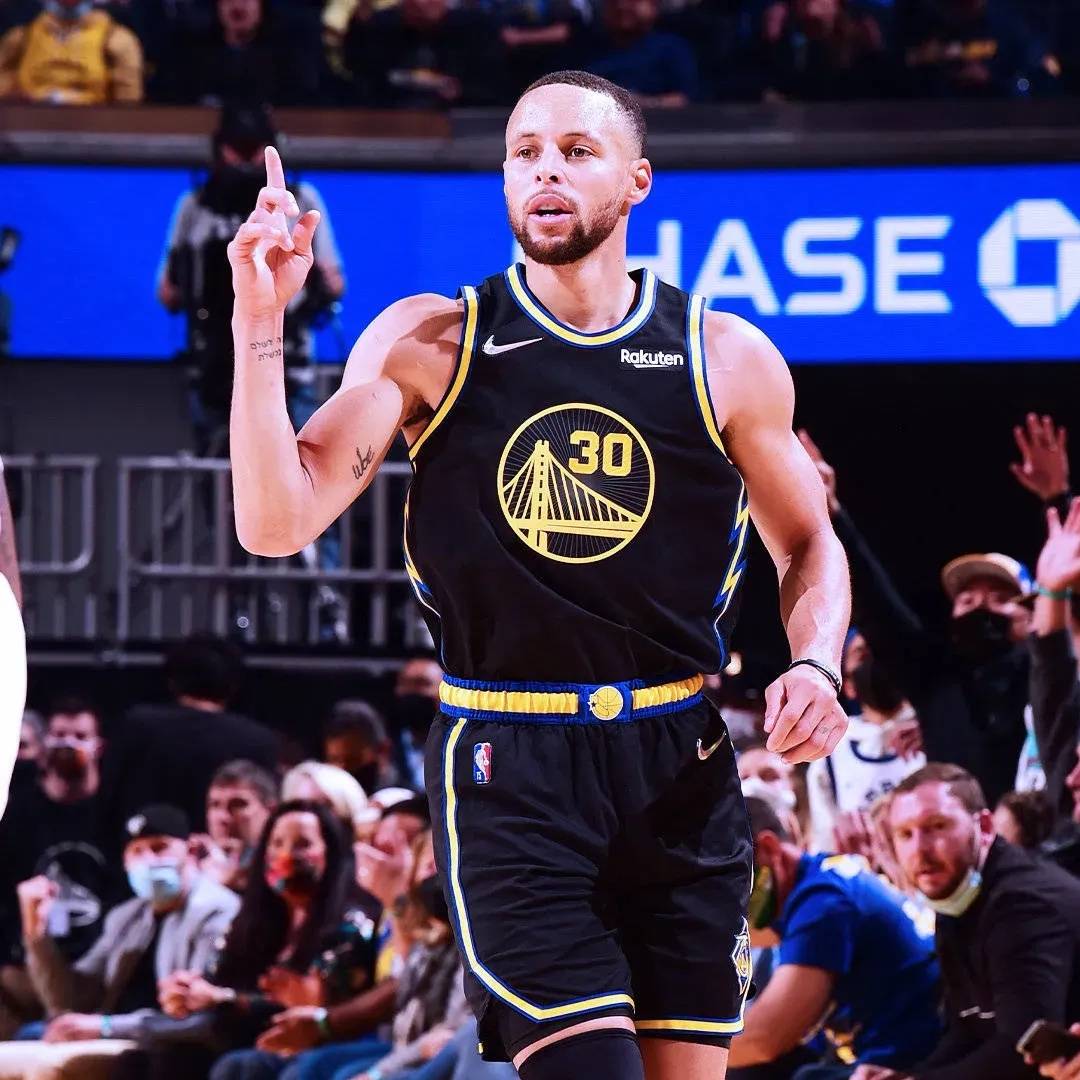 米兰体育-关于NBA：文班亚马谈心目中的历史最佳阵容，库里、詹姆斯、邓肯、奥尼尔、乔丹的信息