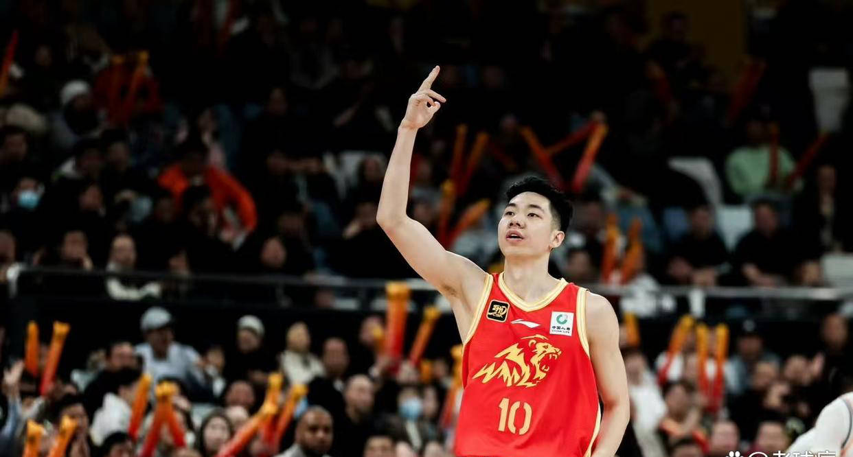 米兰体育-夺冠热门队伍集结备战，球员状态亮眼表现抢眼